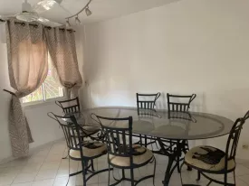 Villa meublée située dans une résidence avec piscine commune à 5 minute de la villa composée de 2 chambres et une mézzanine 2 salle d’eau, toilette visiteur , stationnement véhicule , salon, salle