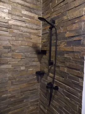 Appartement de standing au 3e étage d'une Résidence sécurisée , offrant une vue dégagée et imprenable .Vue mer au loin depuis l'appartement