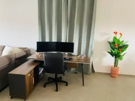 Appartement de standing au 3e étage d'une Résidence sécurisée , offrant une vue dégagée et imprenable .Vue mer au loin depuis l'appartement