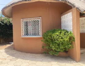 Villa au coeur de Saly ,
location semi- meublée et équipée