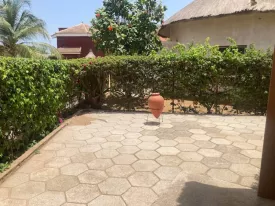 Villa au coeur de Saly ,
location semi- meublée et équipée
